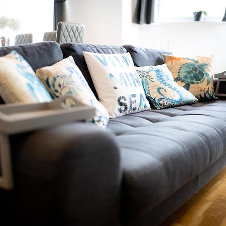 Seaview, Luxury Apartment, 2 Min Walk To Porth Beach Newquay  Luaran gambar
