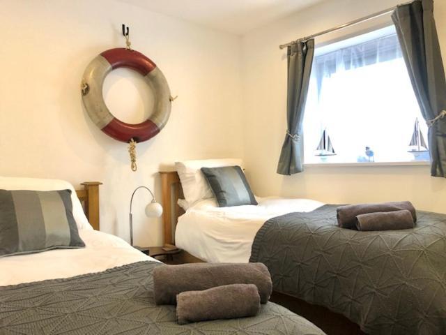 Seaview, Luxury Apartment, 2 Min Walk To Porth Beach Newquay  Luaran gambar