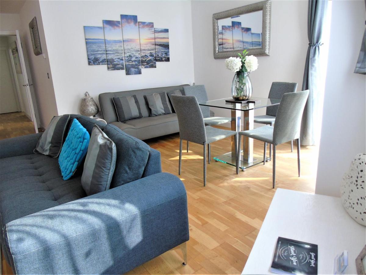 Seaview, Luxury Apartment, 2 Min Walk To Porth Beach Newquay  Luaran gambar