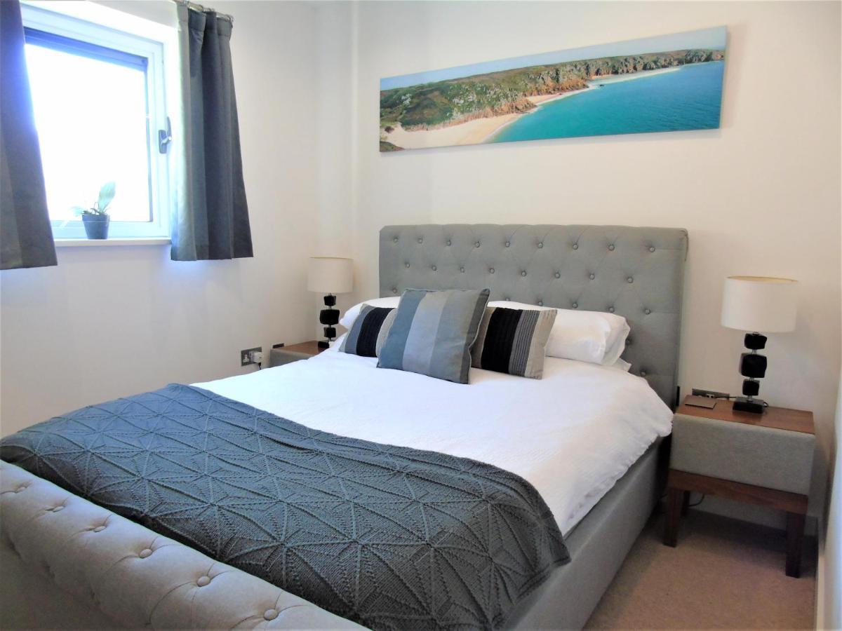 Seaview, Luxury Apartment, 2 Min Walk To Porth Beach Newquay  Luaran gambar
