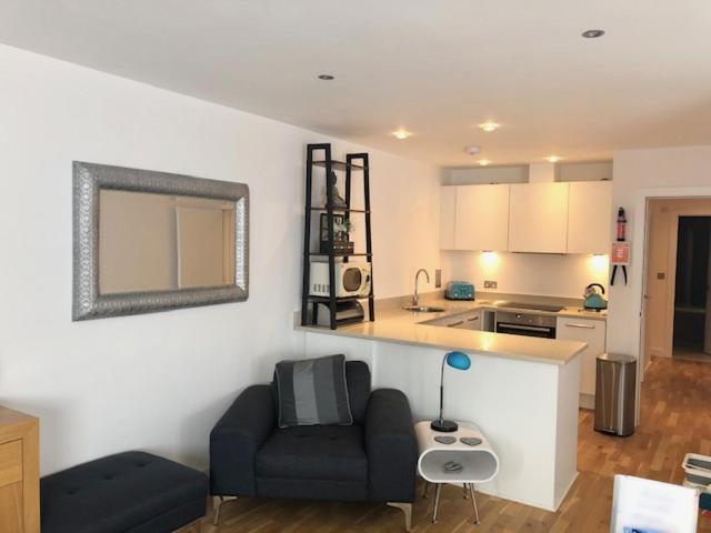 Seaview, Luxury Apartment, 2 Min Walk To Porth Beach Newquay  Luaran gambar