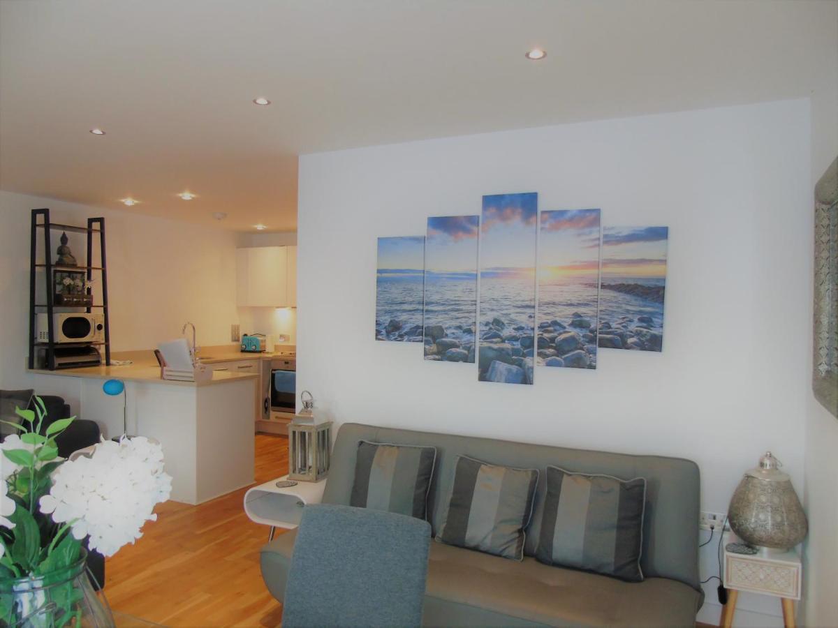 Seaview, Luxury Apartment, 2 Min Walk To Porth Beach Newquay  Luaran gambar