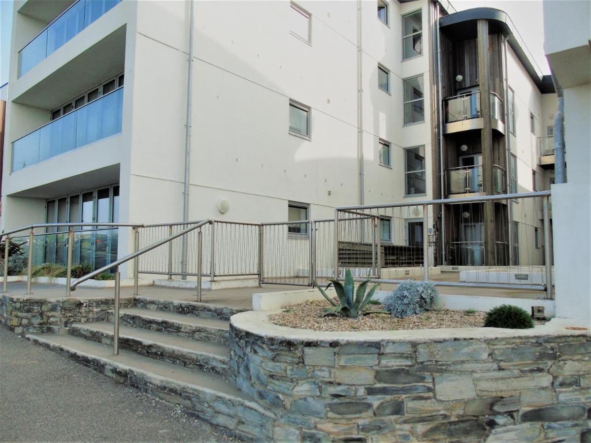 Seaview, Luxury Apartment, 2 Min Walk To Porth Beach Newquay  Luaran gambar