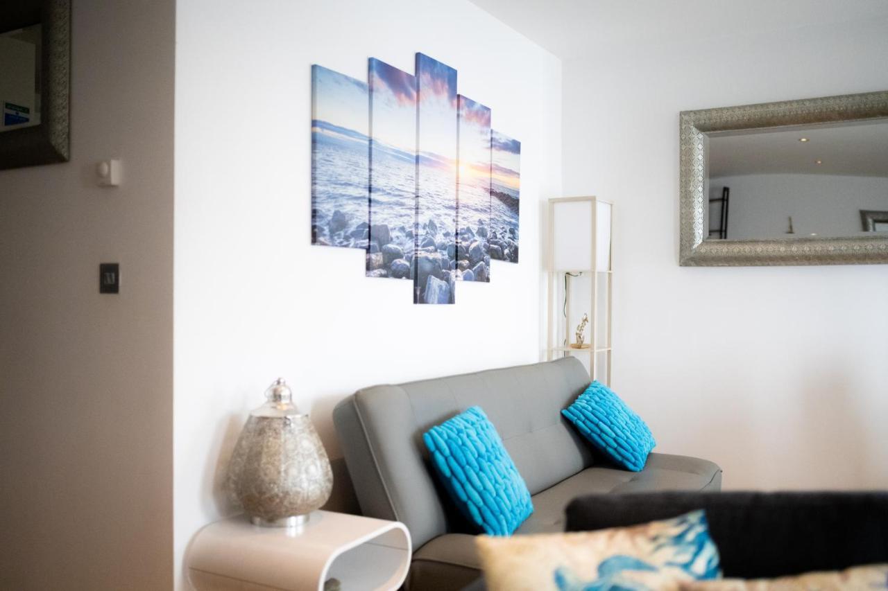 Seaview, Luxury Apartment, 2 Min Walk To Porth Beach Newquay  Luaran gambar