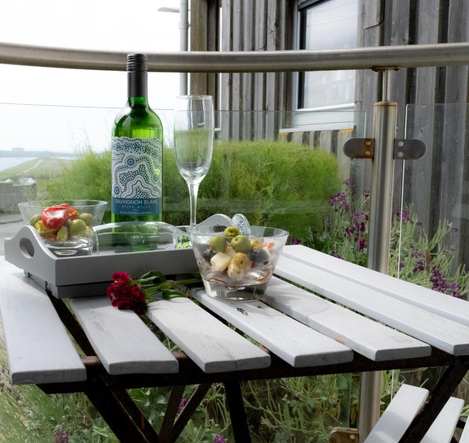 Seaview, Luxury Apartment, 2 Min Walk To Porth Beach Newquay  Luaran gambar